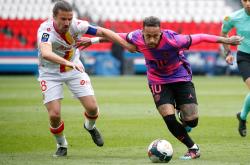 集结日法甲传出新动向，塞维利亚单刀错失，管理层表态：质疑声仍在，控场能力受关注的简单介绍爱游戏体育